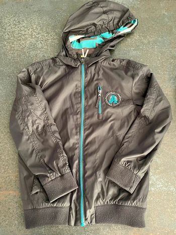 Veste imperméable à capuche