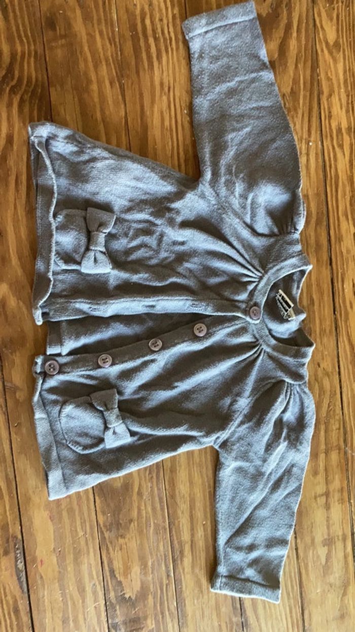 Gilet6 mois tape à loeil