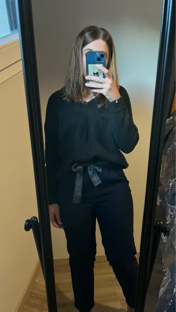 Pantalon avec ceinture argentée brillante