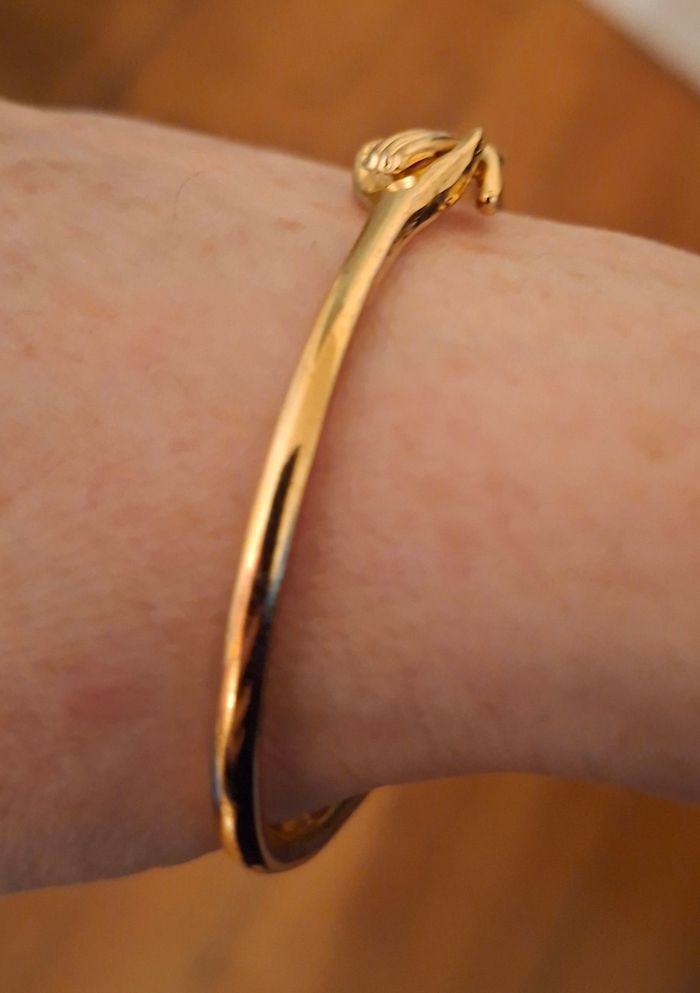 Bracelet doré mains - photo numéro 6