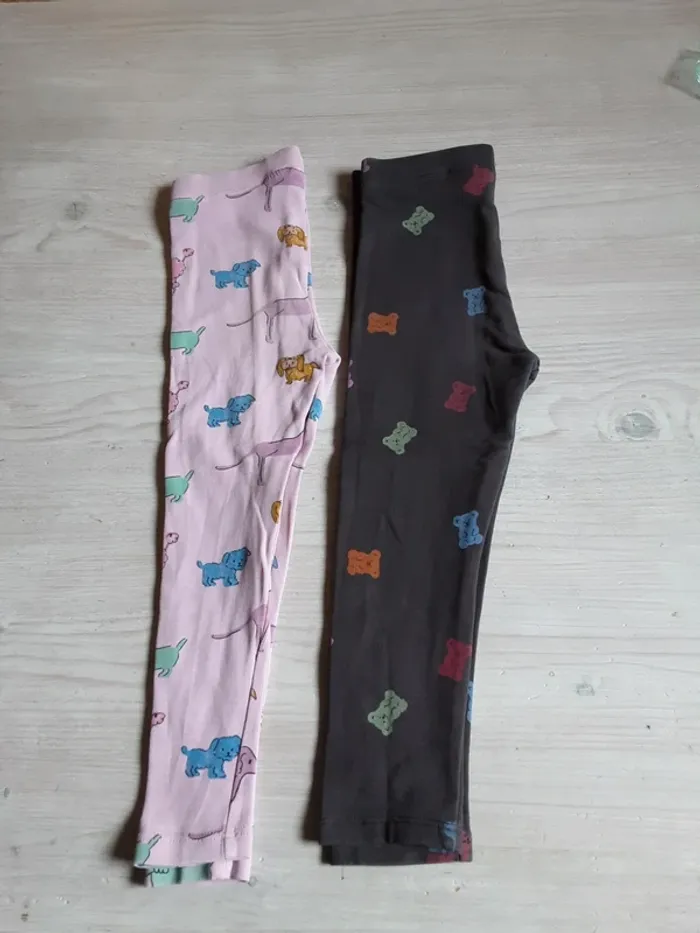 2 legging chien et gummi bears T. 98cm (2-3 ans)
