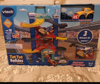 2 véhicules tut tut bolide et sa tour