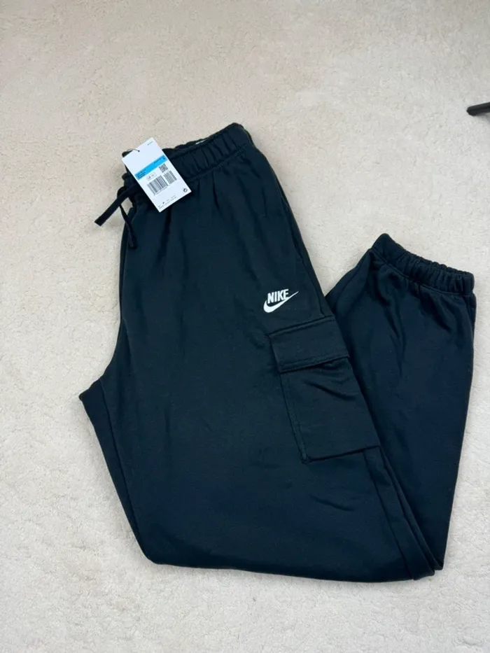 Jogging Oversize Nike Cargo Noir Logo Brodé Neuf Taille M - photo numéro 2