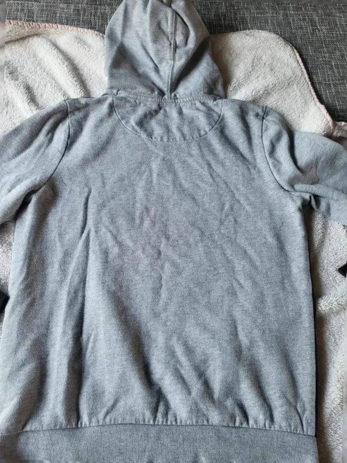 Pull Starwars taille 11/12 ans Offert si lot - photo numéro 7