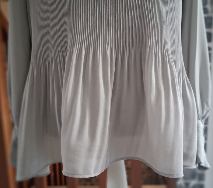 Longue blouse fluide plissée vert sauge - photo numéro 3