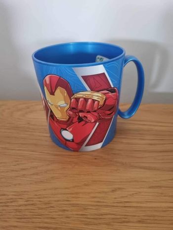 Mug plastique avengers