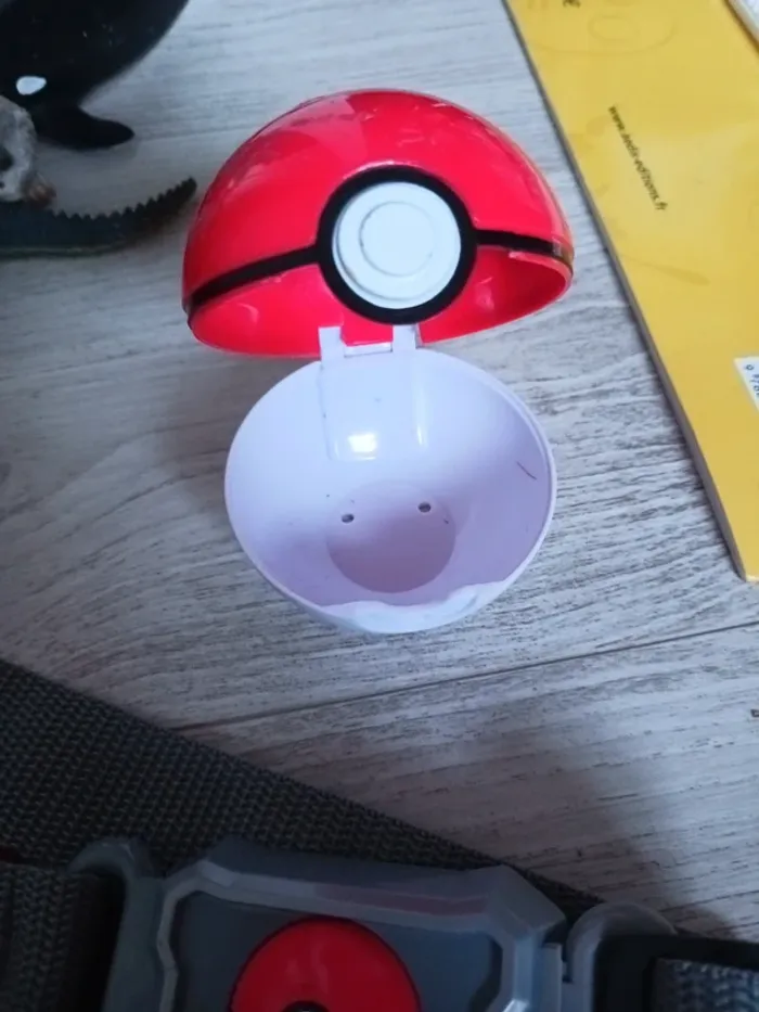 Lot figurines pokemon + ceinture + pokeball - photo numéro 9