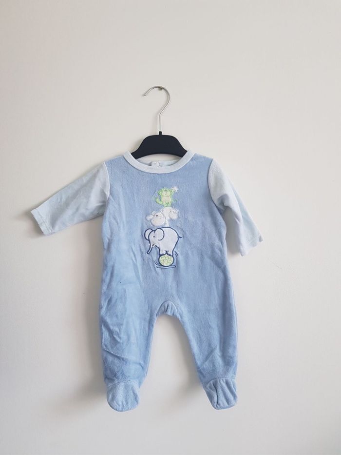 Pyjama en velours taille 3 mois