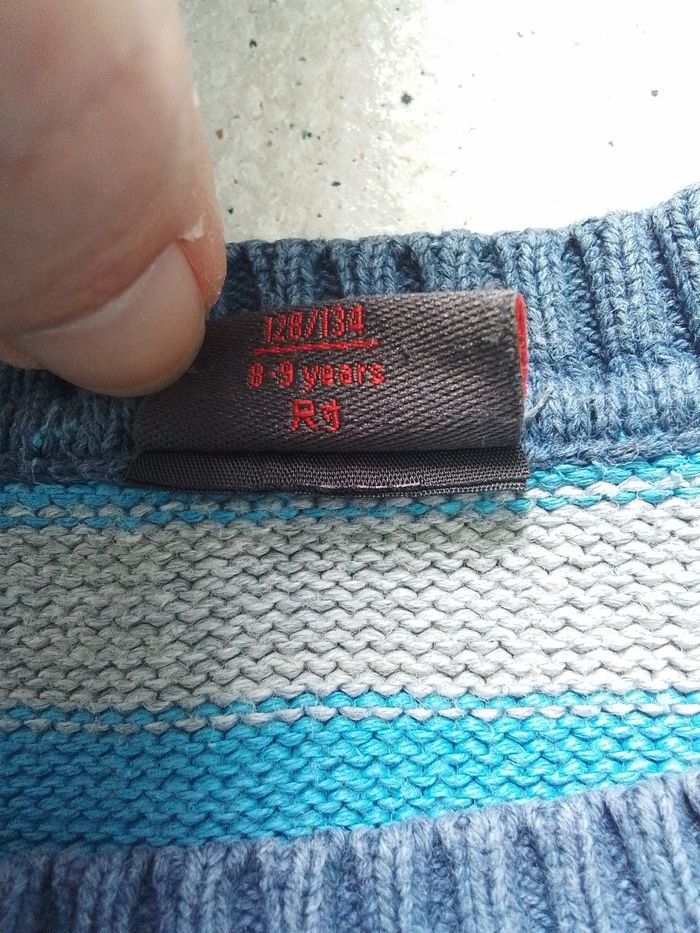 Pull col en rond. 8/9ans - photo numéro 2