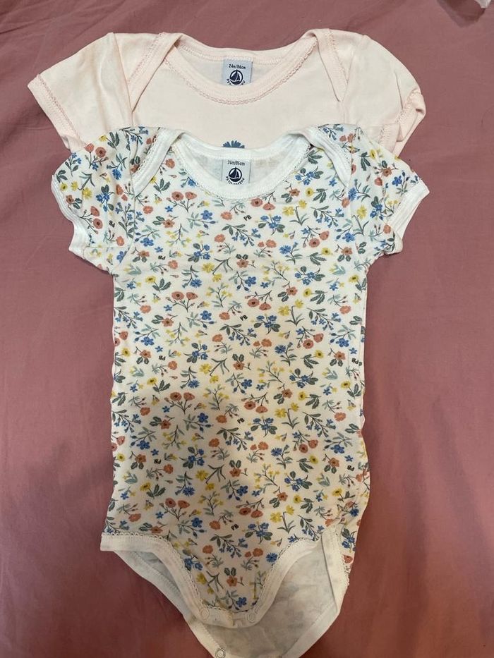 Lot bodies Petit Bateau T24 mois. - photo numéro 5