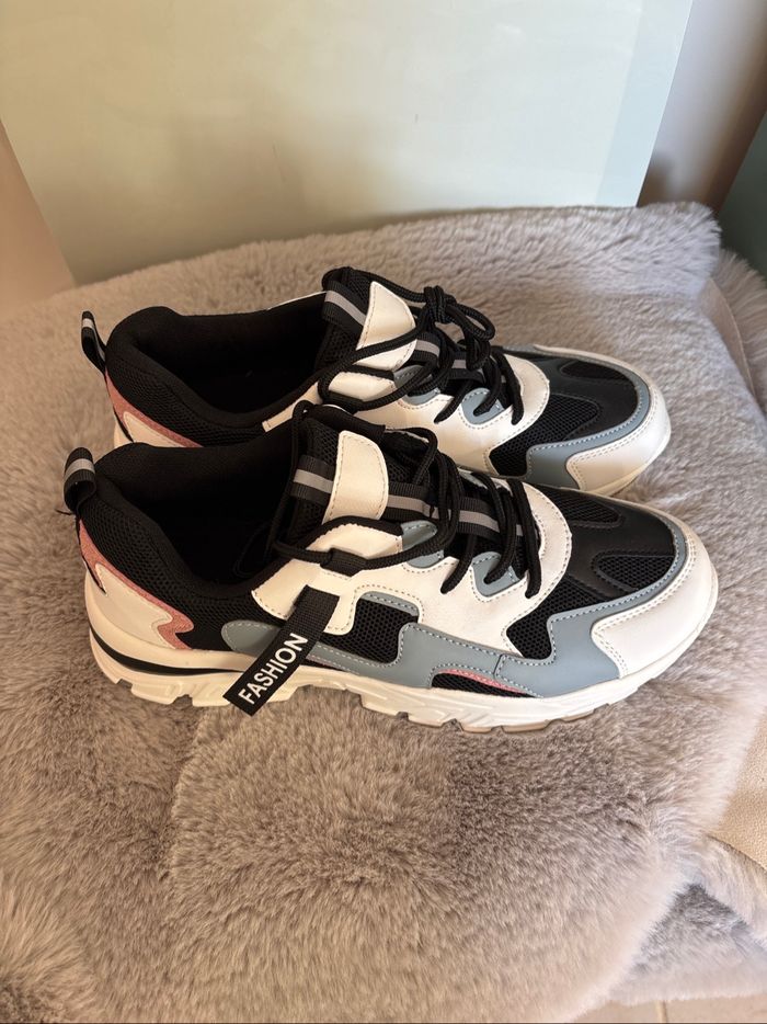 Sneakers Chunky Noir, Blanc , rose et Gris – Style Urbain Moderne - photo numéro 2