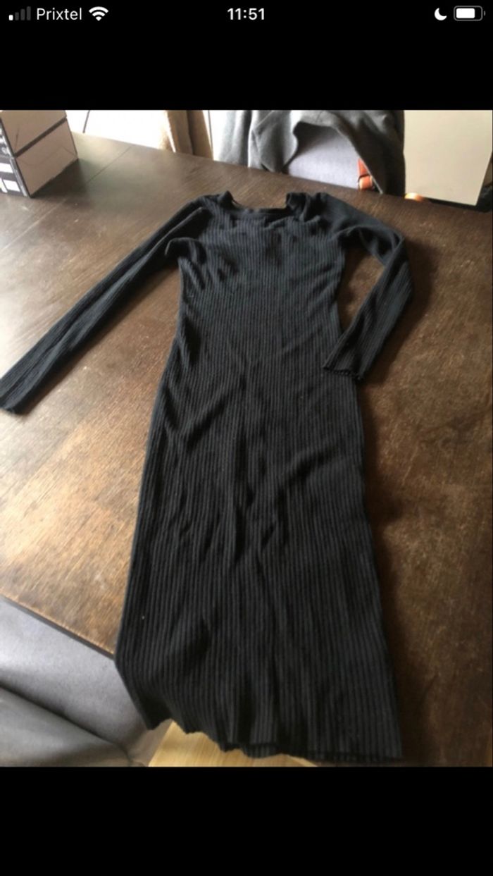 Robe noire - photo numéro 2