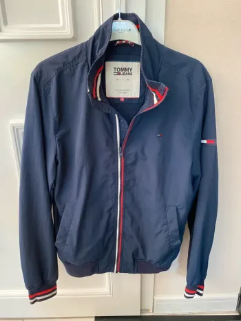 Veste Tommy Jeans Homme – Déperlante & Stylée – Taille S/M