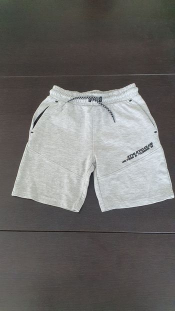 Short gris en 9/10 ans