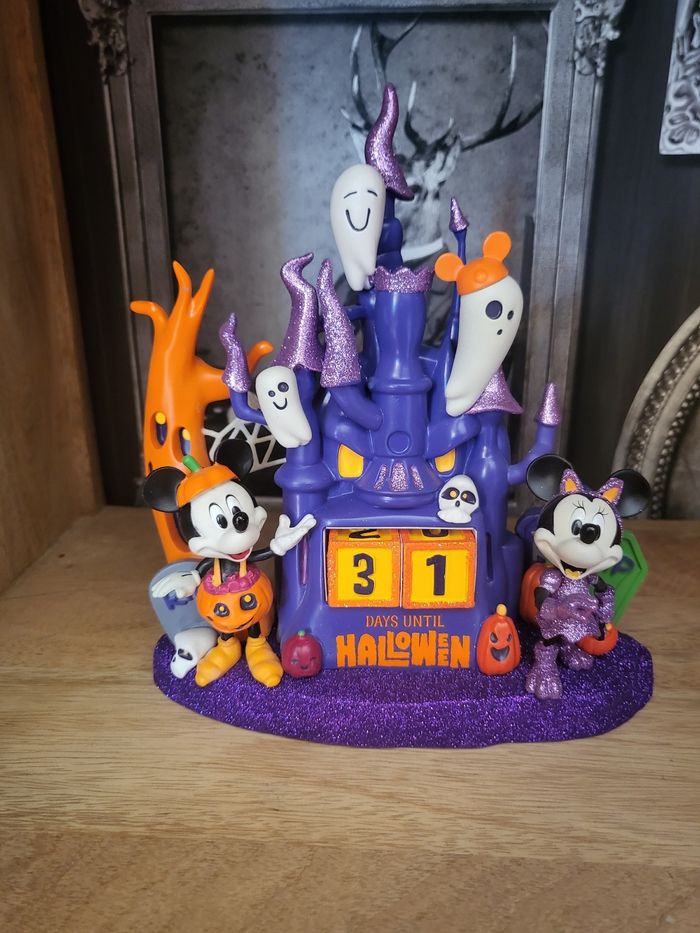 Calendrier Halloween Disney Store