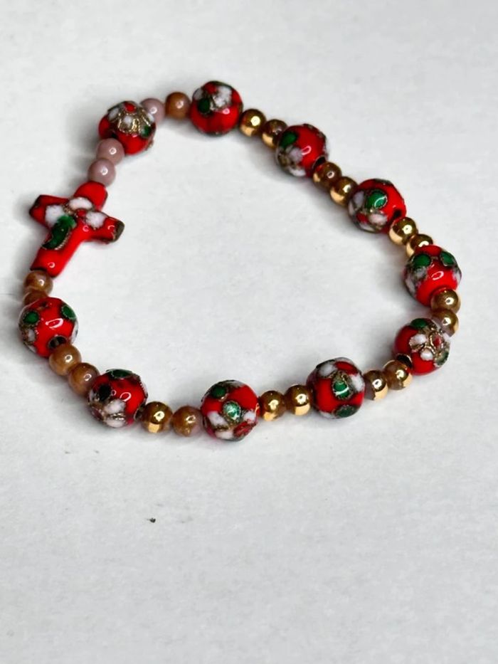 Joli bracelet en perles de verre laquées