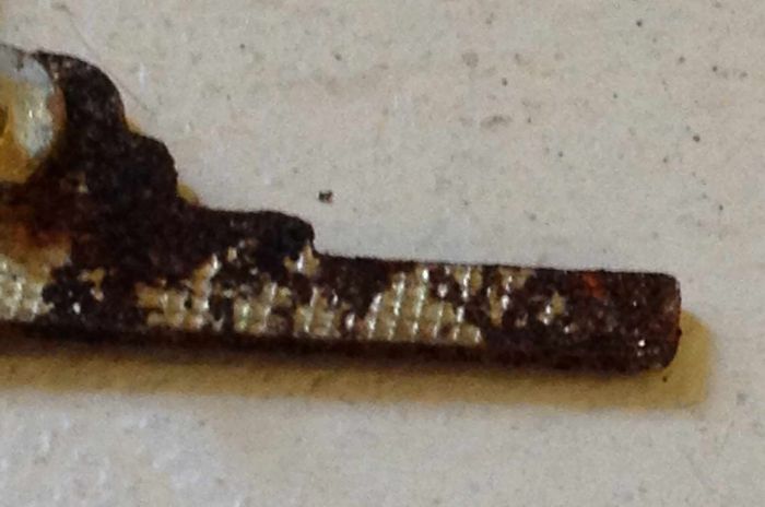 Pin's pistolet ancien badge vintage - photo numéro 3