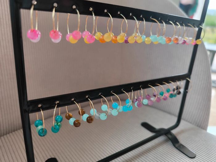 Boucles d'oreilles perles multicolores - photo numéro 2