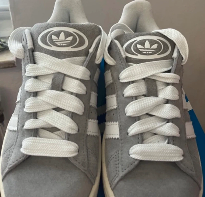 Baskets Adidas 00S  taille 40 - photo numéro 2