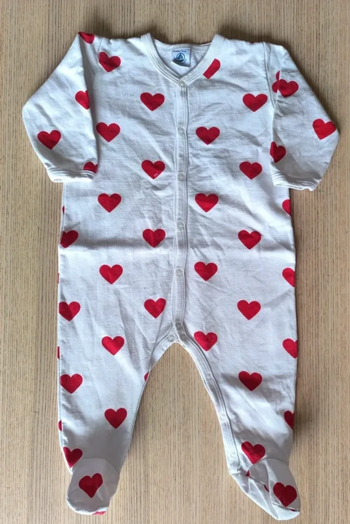 Pyjama Petit Bateau iconique cœurs rouges  Taille 12 mois - photo numéro 4