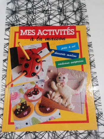 Livre mes activités à la maison 📗
