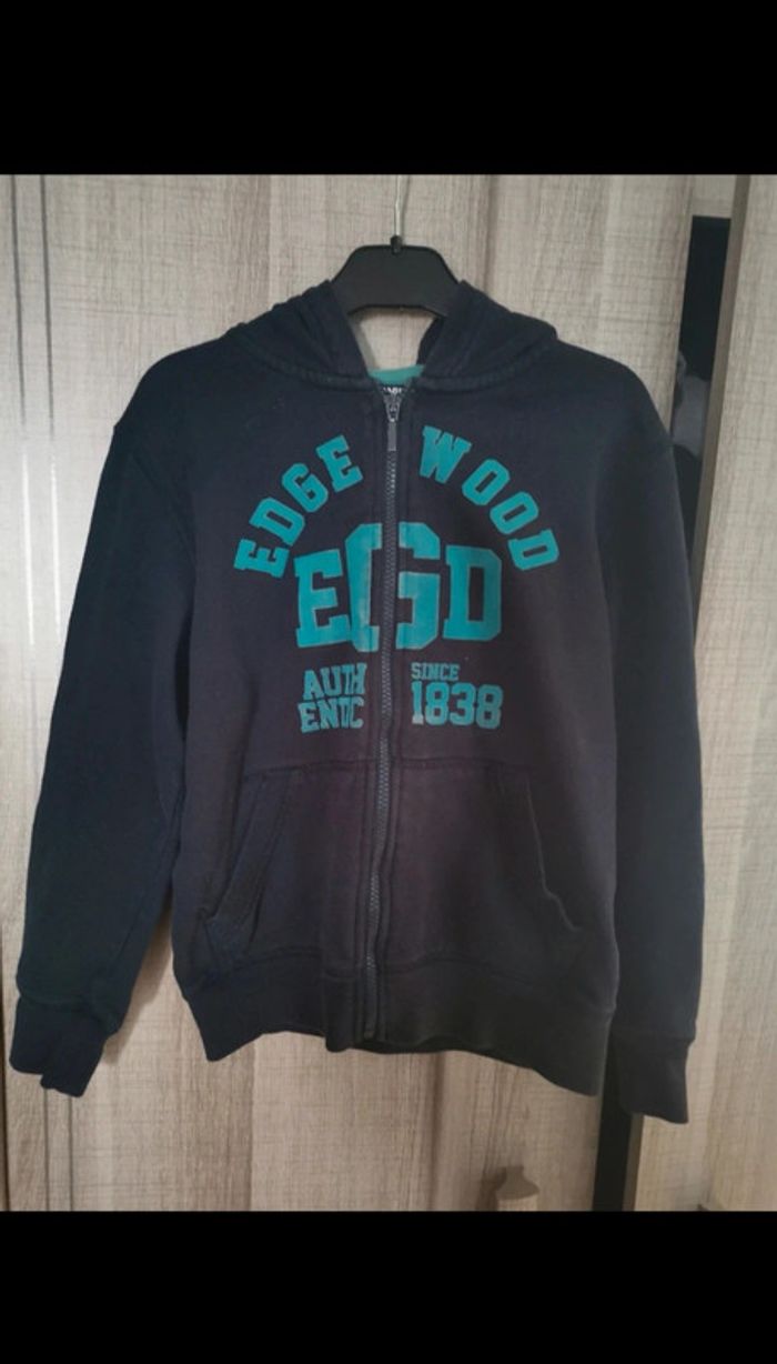 Sweet zippé à capuche garçon 10 ans.