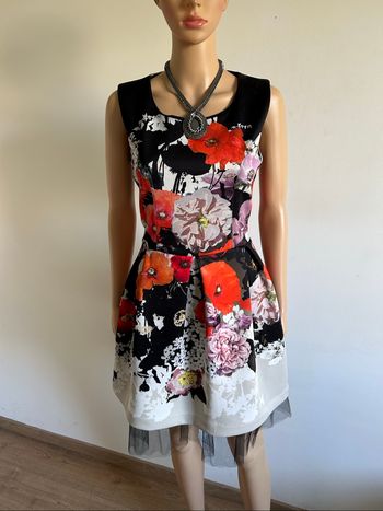 Robe fleurie sans manches Rinascimento taille M TBE