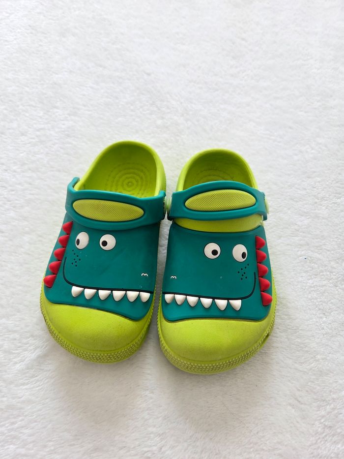 Crocs dinosaure - photo numéro 1