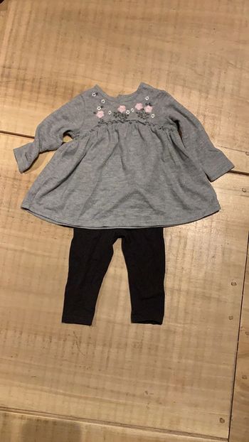 Ensemble leggings et pull léger 12 mois en très bon état