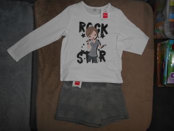 Ensemble tee-shirt + jupe-short, 4 ans, neuf avec étiquette