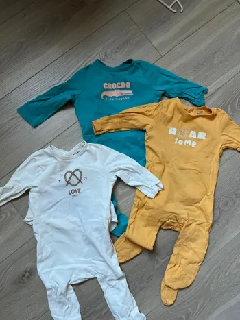 Lot pyjama 12 mois Kiabi