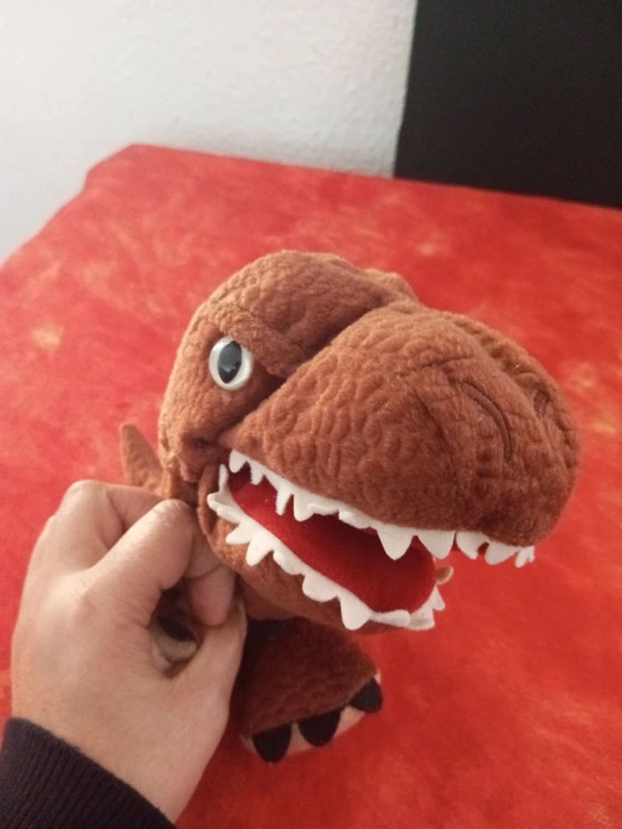 Lot de 2 peluches marionnettes Jurassic World - photo numéro 12
