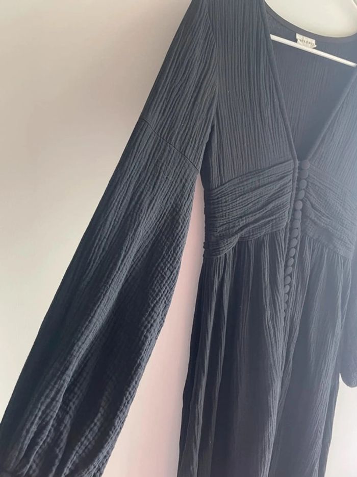 Robe longue fluide en gaze de coton noire signée Cinta Bali. - photo numéro 5