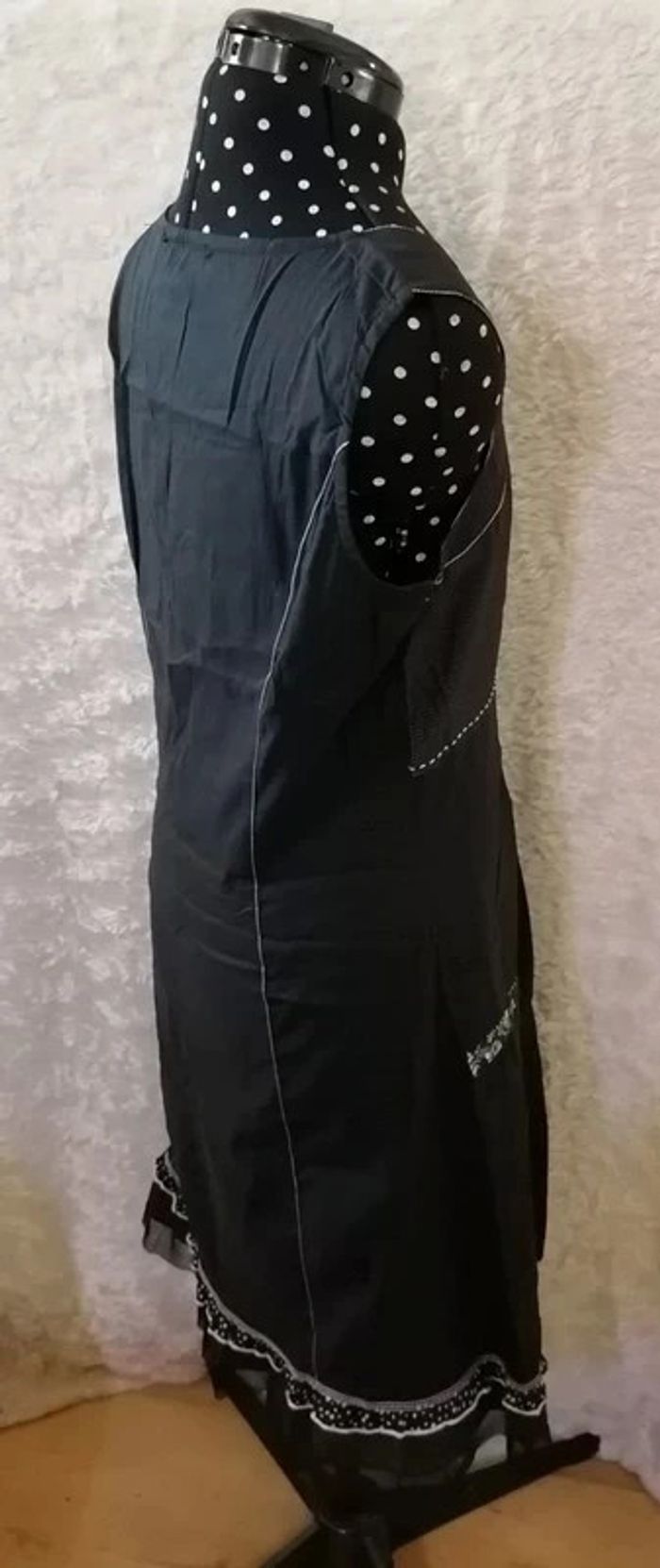 Robe courte noir dentelle fleurs - photo numéro 4