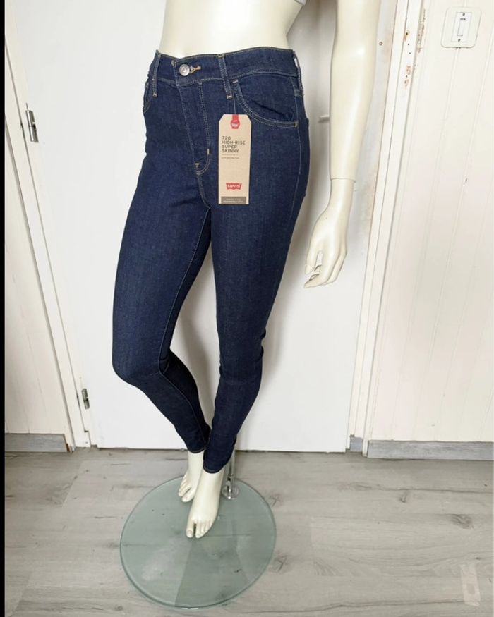 Jean Levi’s 720 Super Skinny – Taille 26/32 – Bleu brut – Neuf avec étiquette - photo numéro 7