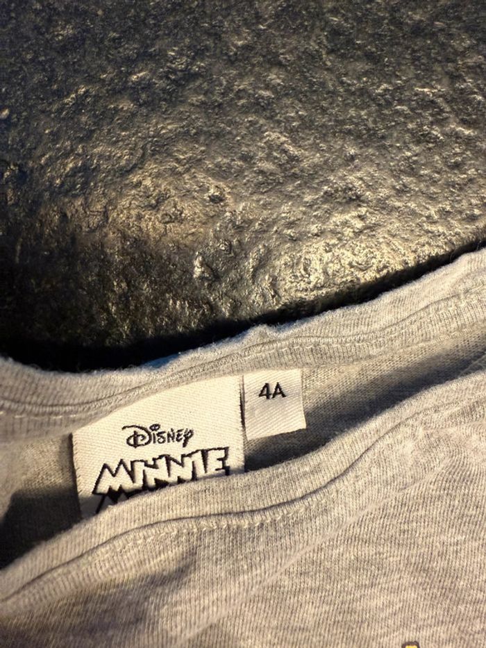 T-shirt fille Disney taille 4 ans - photo numéro 2