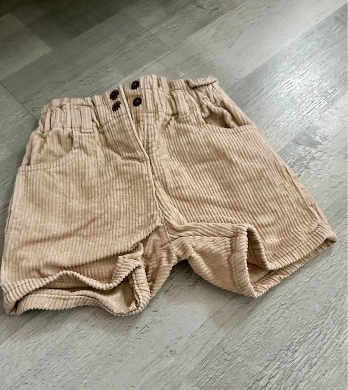 Lot de deux shorts. - photo numéro 2