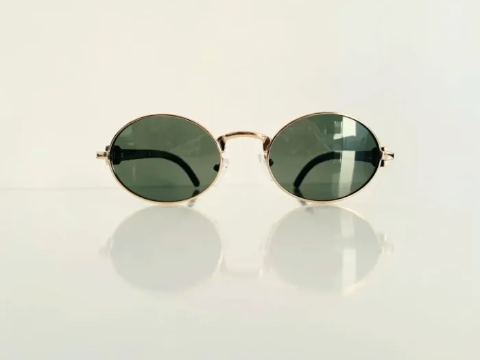 Lunette de soleil ovale mixte Polarisée verres verts uvprotection catégorie 3 - photo numéro 2