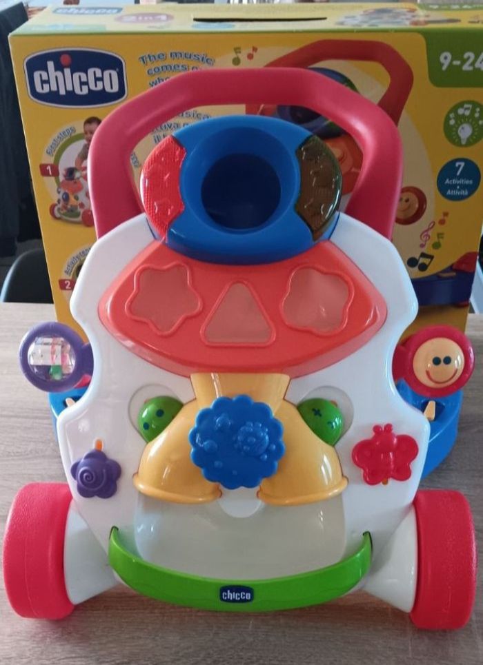 Pousse pousse trotteur