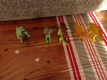Lot de 5 petits Dinosaure