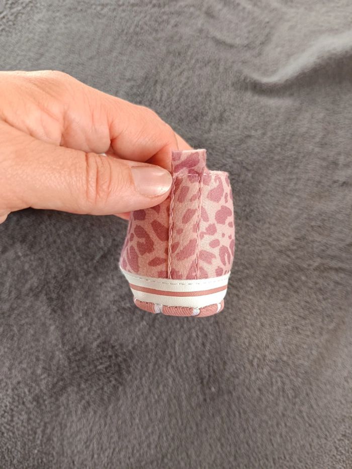 Chaussures style baskets bébé Fille motif léopard Pointure 18/19 - photo numéro 9