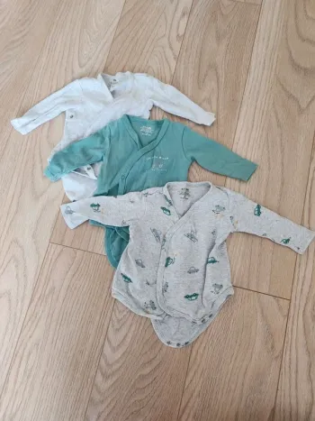 Lot de 3 bodies Kiabi 1 mois