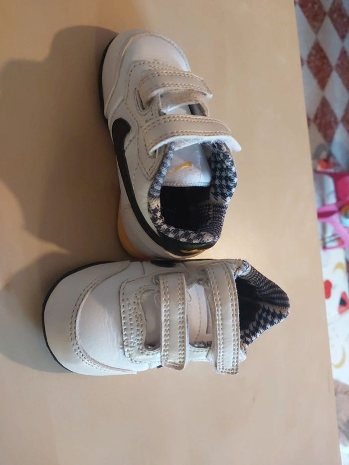 Baskets Nike t.20