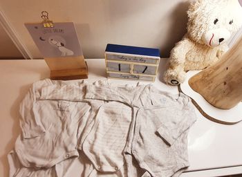 3 bodies manches longues 1 mois