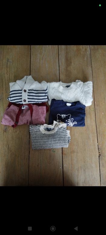 Lot pulls et gilets 6 mois