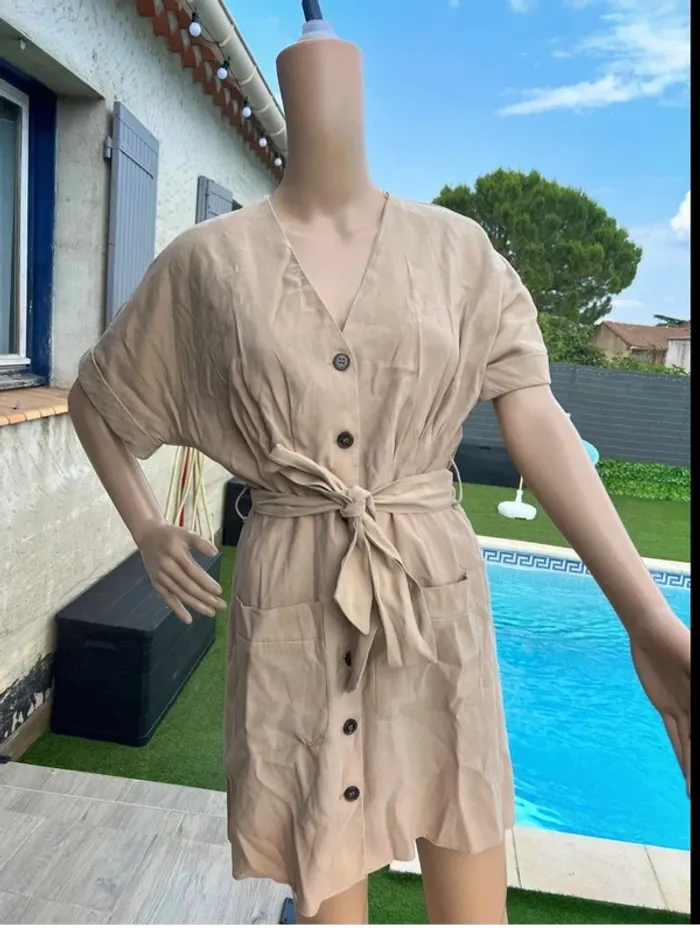 Robe Zara taille M – quasi neuve - photo numéro 2