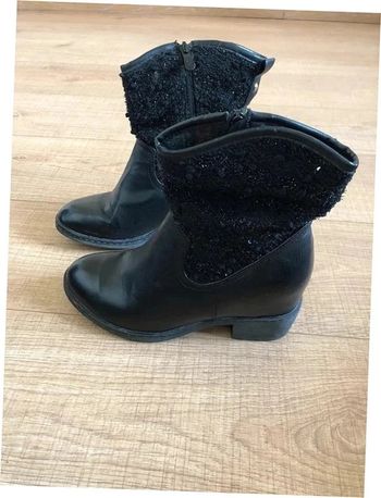 Bottines noires et brillantes pointure 38 TBE