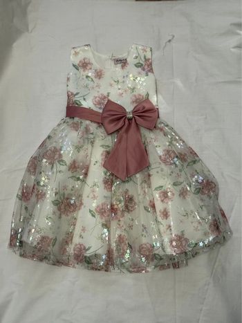 Robe festive blanche et rose