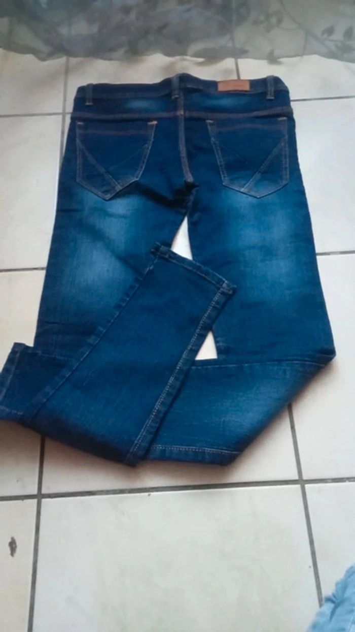 Pantalon en jean comme neuf - photo numéro 8