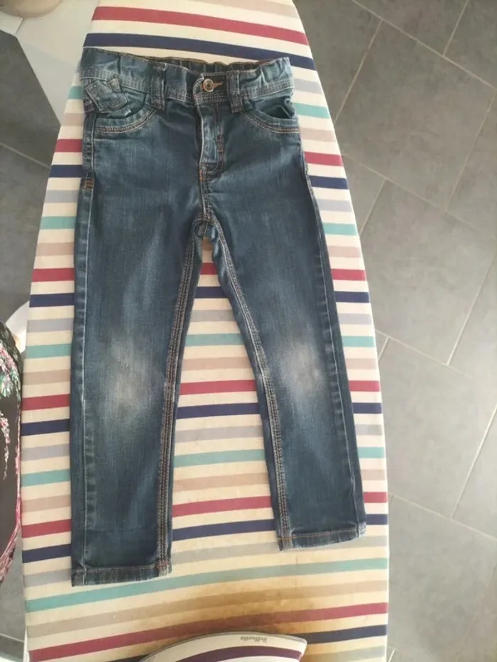 Jean droit taille 3 ans